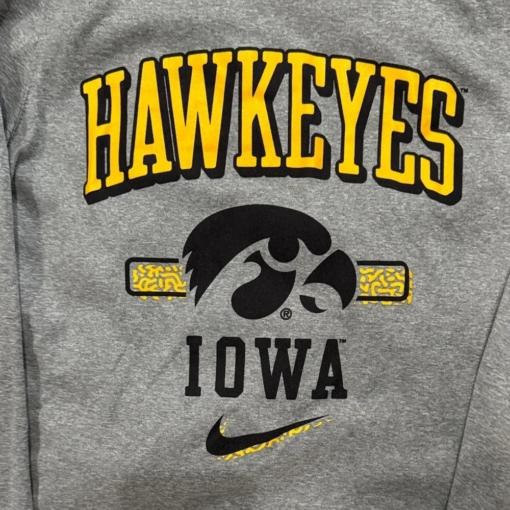 Nike Hawkeyes Gray Long Sleeve Shirt